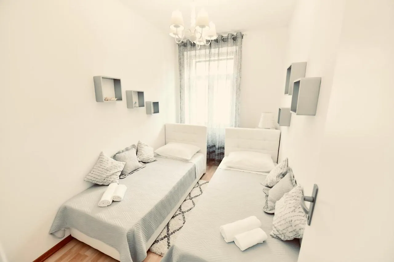 Welcome Split Apartment