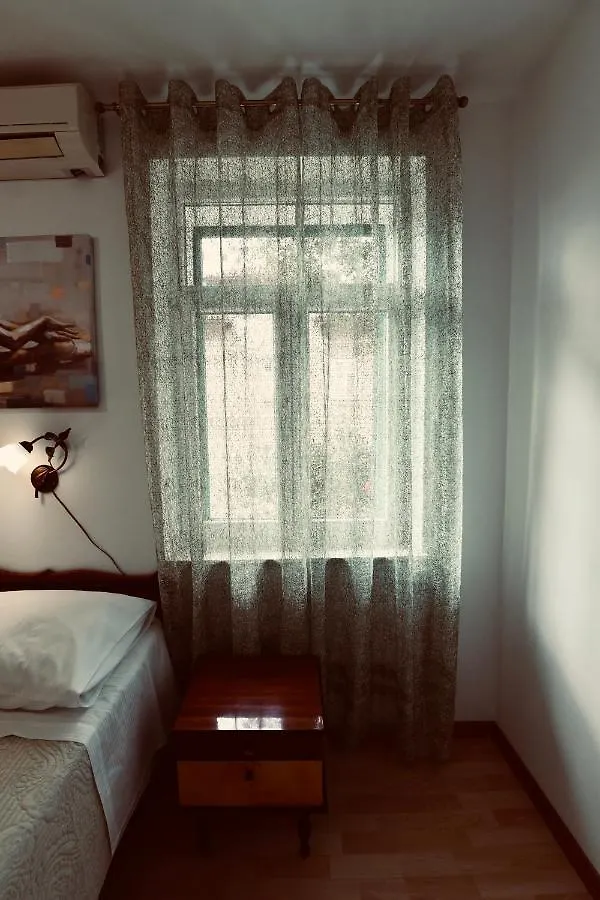 Welcome Split Apartment