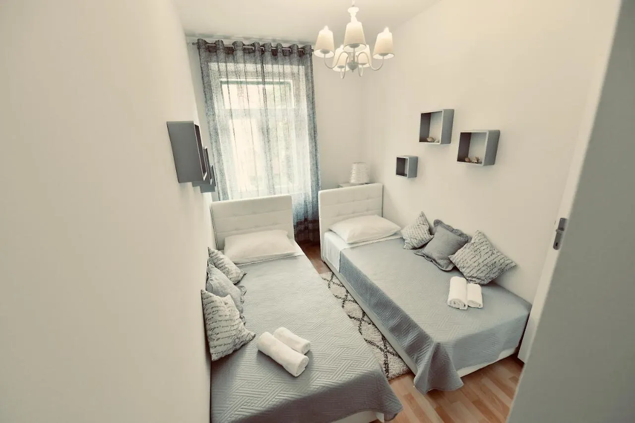 Welcome Split Apartment