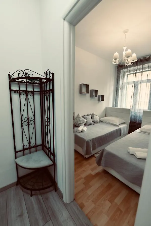 Welcome Split Apartment