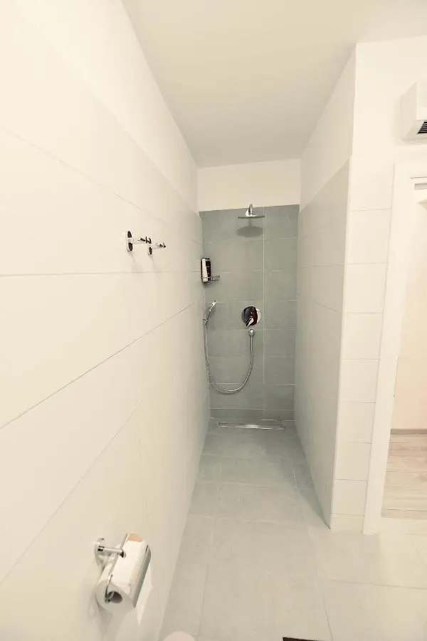 Welcome Split Apartment
